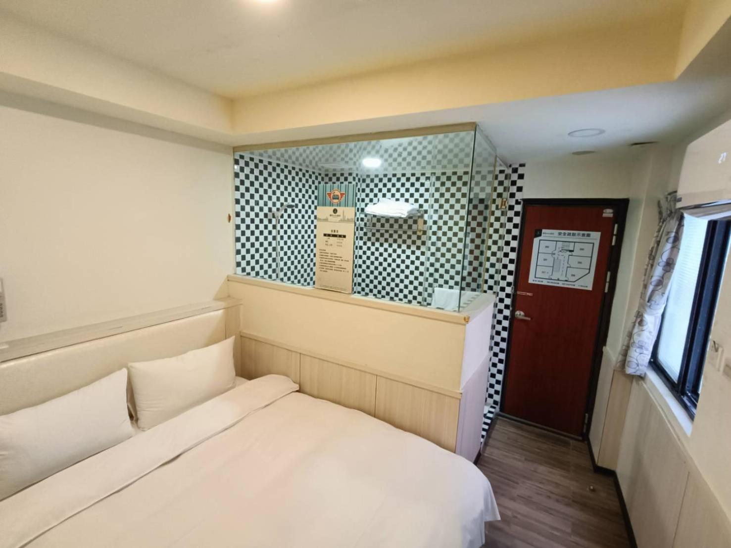 Galaxy Mini Inn Taipéi Exterior foto