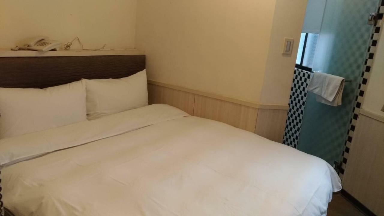 Galaxy Mini Inn Taipéi Exterior foto